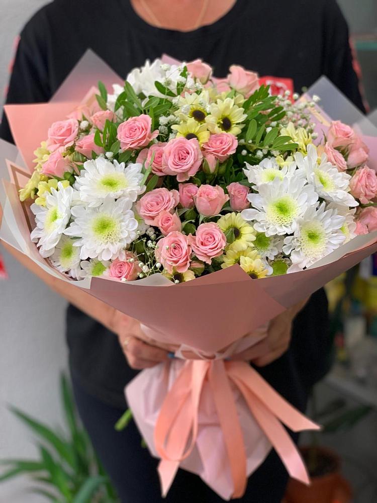 Букет цветов из: Розы и Хризантемы в Цимлянском