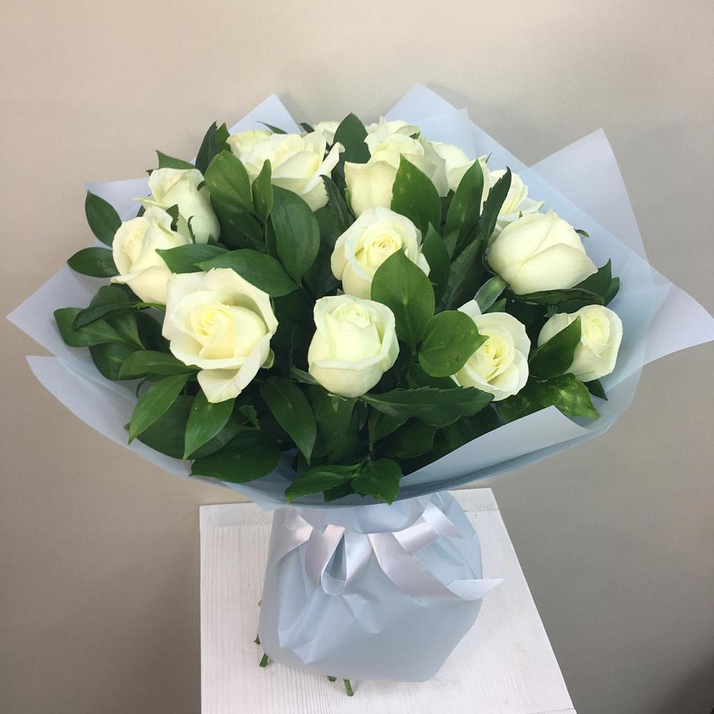 Букет 15 Белых роз Проуд в Цимлянском