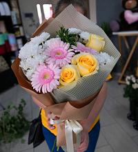 Букет цветов из:  Герберы, Розы и Хризантемы в Цимлянском