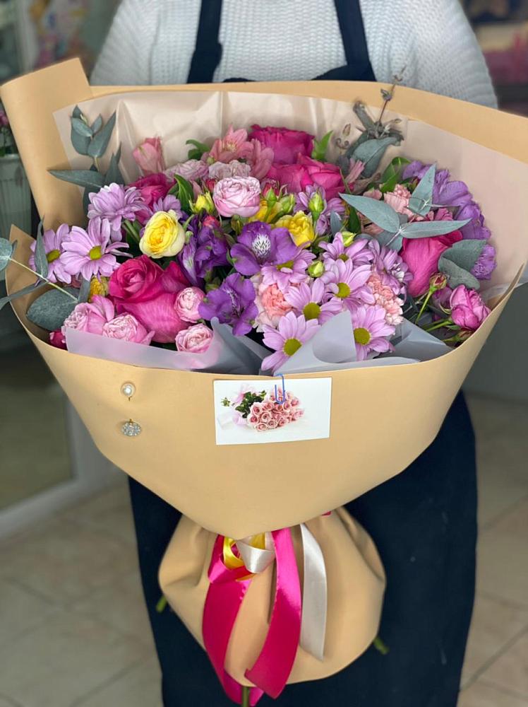 Букет цветов из: Хризантемы, Гвоздики и Альстромерии в Цимлянском