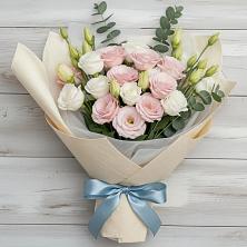 Букет цветов из:  Лизиантусы в Цимлянском