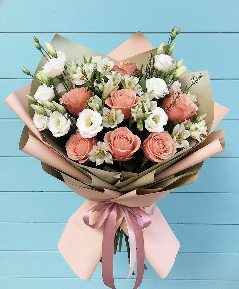 Букет цветов из: Розы, Альстромерии и Лизиантусы в Цимлянском