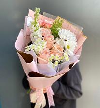 Букет цветов из:  Хризантемы и Розы в Цимлянском