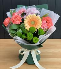 Букет цветов из:  Гвоздики, Розы, Герберы и Хризантемы в Цимлянском