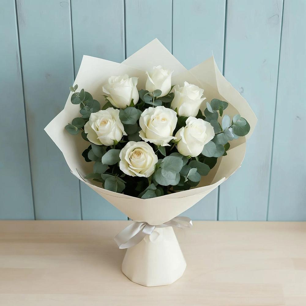 Букет Белые розы в Эвкалипте в Цимлянском