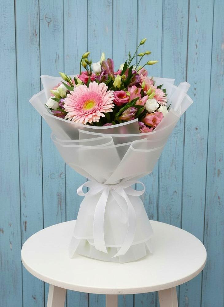 Букет цветов из: Герберы, Альстромерии и Лизиантусы в Цимлянском