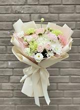 Букет цветов из:  Гвоздики, Розы, Лизиантусы и Хризантемы в Цимлянском