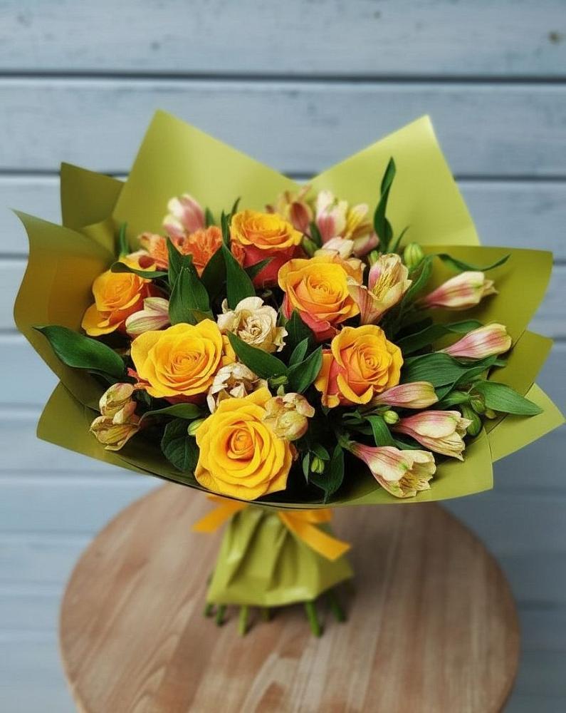 Букет цветов из: Альстромерии и Розы в Цимлянском