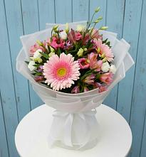Букет цветов из:  Герберы, Альстромерии и Лизиантусы #REPLACE_PRED# Цимлянском