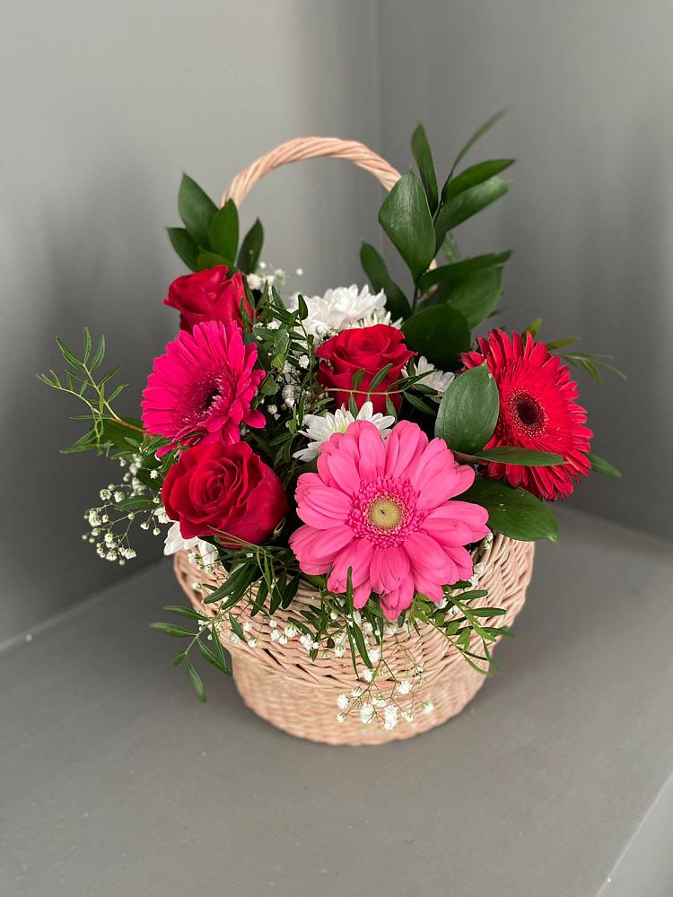 Цветочная композиция из Розы, Хризантемы и Герберы в корзине в Цимлянском
