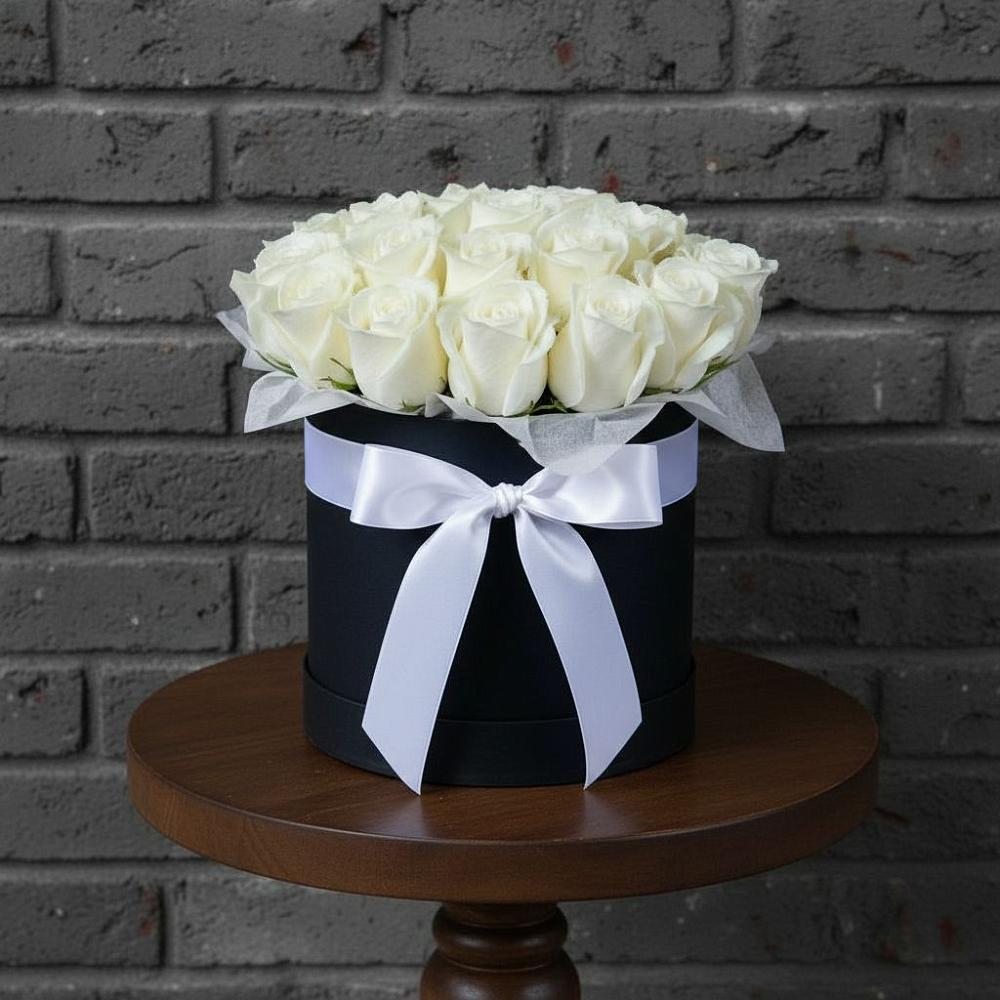 Цветочная композиция из Розы в шляпной коробке в Цимлянском