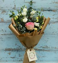 Букет цветов из:  Розы и Лизиантусы в Цимлянском
