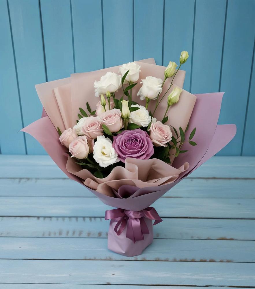 Букет цветов из: Розы и Лизиантусы в Цимлянском